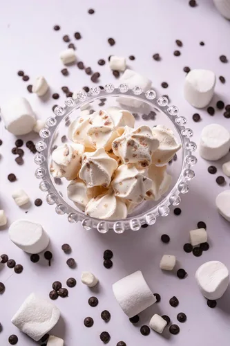 Vista 6 de Krunchy Melts Galletas originales de merengue Sabor S'mores Solo 90 calorías por porción Sin grasa, sin gluten, sin lácteos (4 onzas)