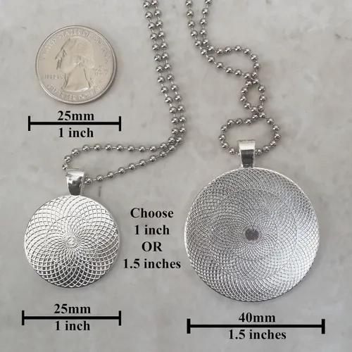 Vista 2 de Collar con colgante estimulador de médula espinal de alerta médica