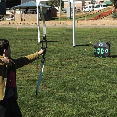 Vista 8 de VEVOR Archery Target Block, All-Side Bow Target Block, Outdoor Portable Archery Target with Carry Handle, Easy Arrow Removal, Great Visibility