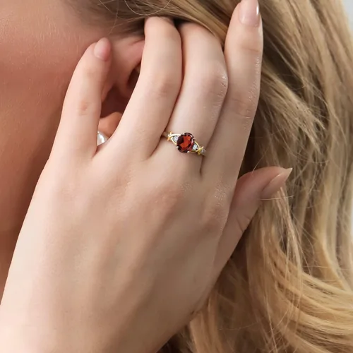 Vista 5 de Gem Stone King Anillo de compromiso de 3 piedras para mujer Oro amarillo de 10 quilates y plata 925 Anillo de compromiso, aniversario de boda