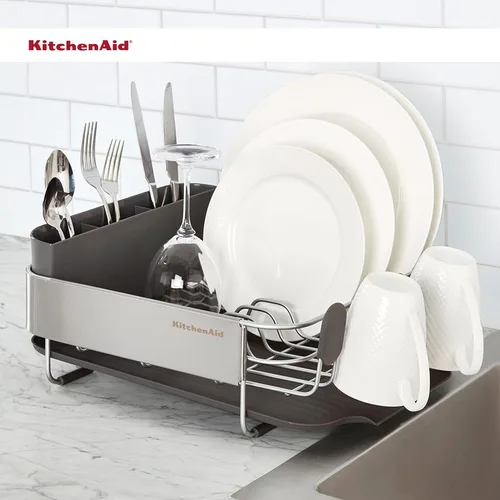 Vista 6 de KitchenAid Escurridor de platos compacto, que ahorra espacio, resistente al óxido con organizador de cubiertos extraíble y bandeja de escurrido Negro