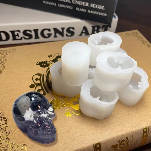 Vista 7 de Paquete de 8 moldes de silicona de resina de calavera, kit de moldes de vela con cabeza de calavera 3D para pulseras de resina, arcilla, fundición