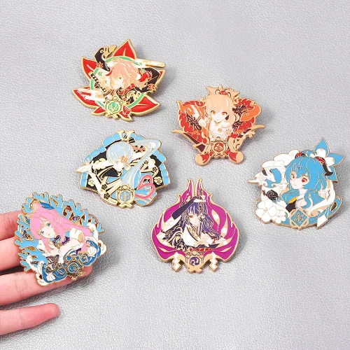 Vista 4 de Genshin Impact Hutao Broche Broche esmaltado de personajes Hutao Cosplay Broche de solapa Regalo para fanáticos mujeres y niñas Metal Sin gemas