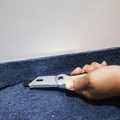 Vista 3 de XW Cuchillo plegable para alfombra, navaja resistente con tapa protectora, 5 cuchillas adicionales incluidas