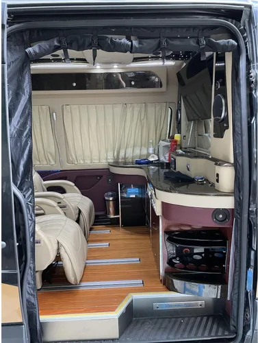 Vista 4 de Mosquiteras de malla para Mercedes Sprinter compatibles con furgonetas y RV (puerta lateral)