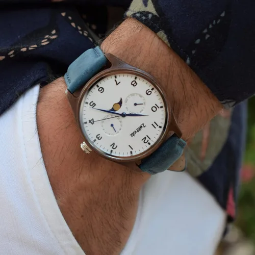 Vista 15 de Zeitholz Relojes de madera para hombre, reloj de madera, regalos, reloj analógico, nueva colección Klitten 1.654 in con movimiento de cuarzo japonés.