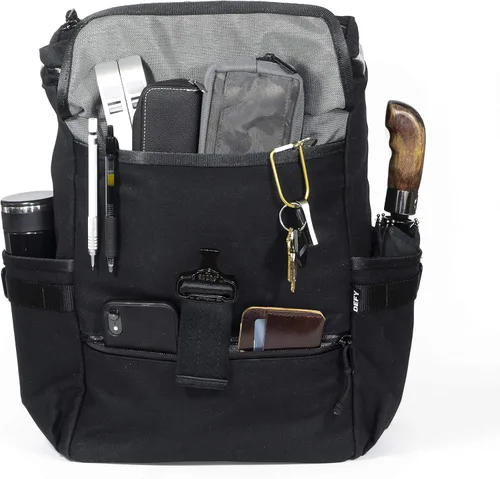 Vista 8 de DEFY Menace Backpack 2.0 Mochila de lona encerada Utilidad de 18 litros para hombres Bolsa tecnológica premium con funda para portátil de 16
