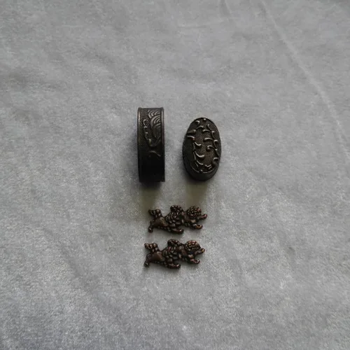 Vista 77 de Espada samurái japonesa KOSHIRAE – Fuchi Kashira Menuki 01-77
