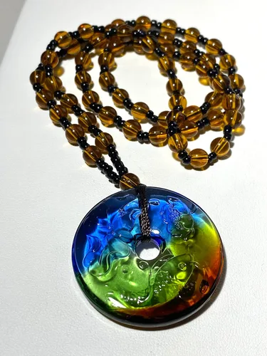 Vista 4 de Collar de cristal arcoíris para hombre y mujer, con diseño de buda sonriente, cristal verde, koi, peces curativos, jade estabilizado, turquesa