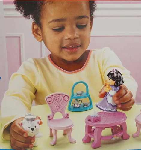 Vista 4 de Fisher-Price Mundo de la gente pequeña Sonya Lee y su Royal Tea Party