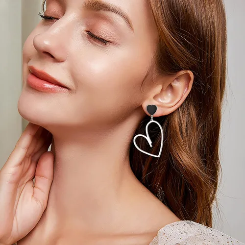 Vista 5 de Flyonce Juego de joyas de San Valentín para mujer, juego de joyas de corazón para mujer, collar con colgante de corazón, conjunto de aretes