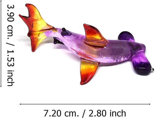 Vista 2 de Hammerhead - Figura de tiburón de vidrio soplado Sealife coleccionable en miniatura para acuario Hand-blown glass, 1.5 in tall, for coastal shelf