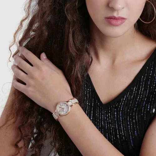 Vista 5 de Fossil Virginia - Reloj para mujer con detalles de cristal y correa de acero inoxidable autoajustable