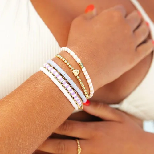 Vista 6 de Pulseras de oro para mujer, chapados en oro de 14 quilates, con cuentas de corazón con letras de corazón, pulsera elástica con iniciales doradas