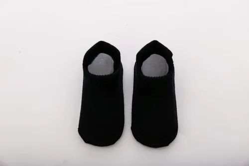 Vista 4 de J Poqobog Calcetines tobilleros antideslizantes para bebés, niños y niñas con suela antideslizante