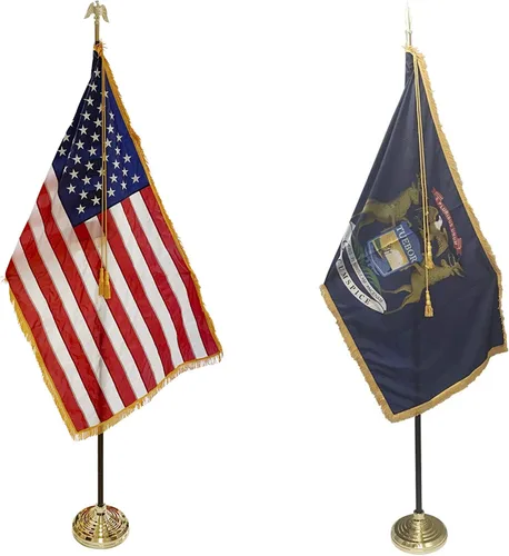 Vista 7 de Bandera de interior de Michigan de 3 x 5 pies con dobladillo de poste y flecos ornamentales dorados