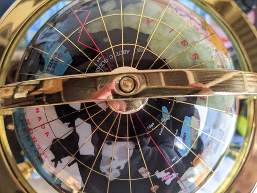 Vista 7 de Unique Art - Globo del mundo de ónix negro de 10 x 6 pulgadas con trípode dorado
