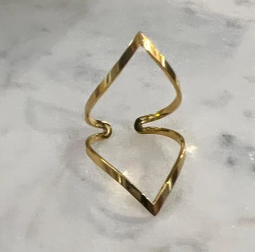 Vista 5 de Diseño original chapado en oro de 18 quilates joyería de acero inoxidable nuevo en anillo abierto de color dorado cónico geométrico para mujeres