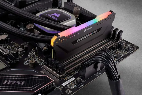 Vista 6 de Corsair Vengeance RGB Pro 16GB (1x16GB) DDR4 3600 (PC4-28800) C18 optimizado para AMD Ryzen - Negro (CMW16GX4M1Z3600C18)
