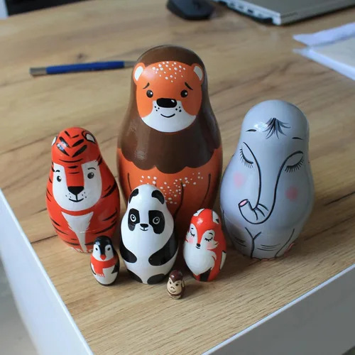 Vista 4 de AEVVV Matryoshka original ruso Set 7 piezas - Lindas muñecas de anidación de animales salvajes