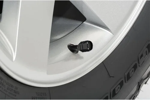 Vista 2 de iPick Image para Dodge Scat-Pack Logo en negro sobre negro con forma hexagonal de aluminio tapas de vástago de válvula de neumático