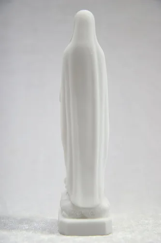 Vista 4 de Vittoria Collection Figura de escultura de Nuestra Señora de Lourdes Virgen María Bendita Madre de 6 pulgadas, hecha en Italia, color blanco