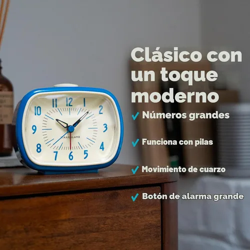 Vista 2 de Reloj con alarma cuadrado, de la marca Kikkerland