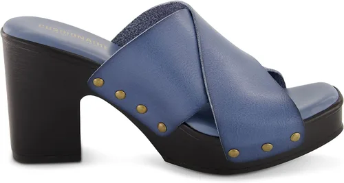 Vista 4 de CUSHIONAIRE Kamari Sandalia de madera sintética para mujer con acolchado de espuma viscoelástica, anchos disponibles