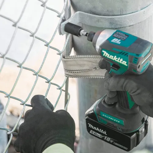 Vista 3 de Makita E-01585 Impact XPS 3/8" Square 2" Adaptador de enchufe