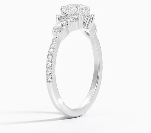 Vista 2 de Anillo de compromiso de diamantes creados en laboratorio con marquesa lateral y redondos redondos de 1.06 quilates con certificado IGI de 1.06
