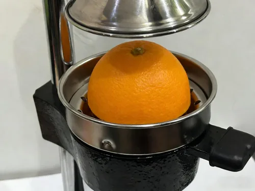 Vista 2 de Exprimidor manual de cítricos de hierro fundido para encimera, accesorios reemplazables de doble material, exprimidor de mano resistente para jugo