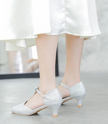 Vista 3 de DADAWEN Zapatos de tacón bajo con hebilla en T y punta cerrada para mujer, para fiesta, boda, vestido de novia