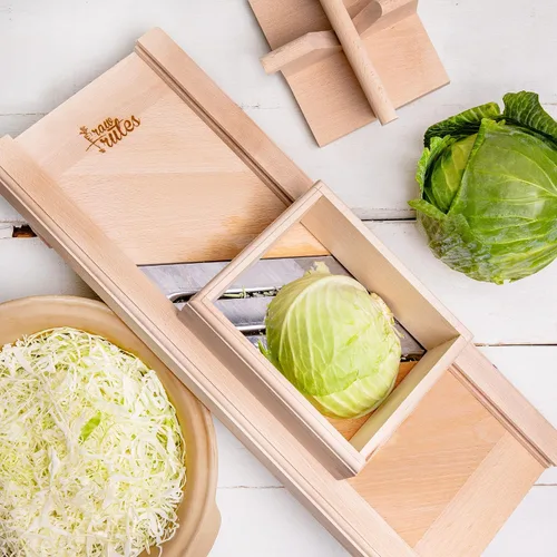 Vista 6 de Trituradora de repollo tradicional de madera con protector de mano para chucrut y ensalada de col finamente cortados - Calidad de reliquia