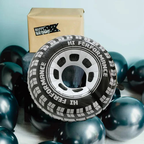 Vista 4 de Globos de fiesta de neumáticos negros de 30 pulgadas, globos clásicos de aluminio de Mylar para hombres y niños, decoración de fiesta de cumpleaños