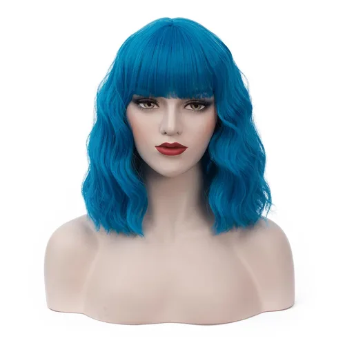 Vista 7 de Cying Lin Peluca corta ondulada y rizada con flequillo azul para mujer, peluca para cosplay, Halloween, resistente al calor, peluca de fiesta