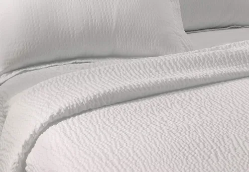 Vista 5 de Courtyard by Marriott Funda de almohada texturizada, 1 funda de almohada decorativa con textura ondulada activada por lavado exclusivamente