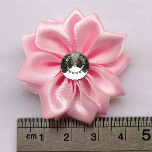 Vista 2 de Chenkou Craft 40 piezas de flores de cinta de raso con perlas de boda DIY apliques (Multi)