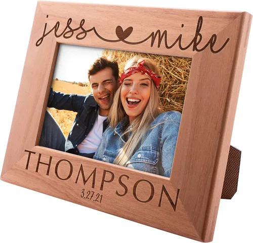 Vista 11 de Regalos de aniversario para él, ella – Marcos de fotos de amor personalizados para parejas con nombre – 4 x 6 – Regalos de San Valentín