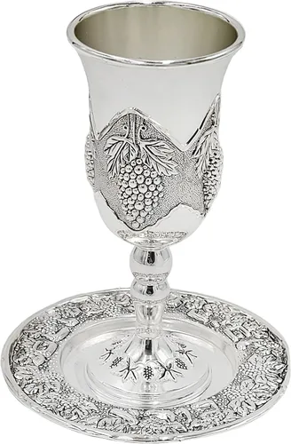 Vista 6 de The Dreidel Company Taza alta de Kidush con diseño de uva, copa chapada en plata de primera calidad, copa de shabat y Havdalah, Judaica Shabbos