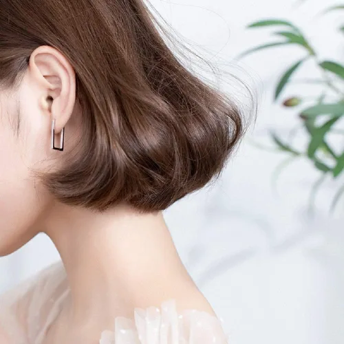 Vista 4 de Aretes de aro rectangulares minimalistas de plata de ley para mujeres y niñas, para cartílago, delicados aretes de 0.787 in, Metal, No es una piedra
