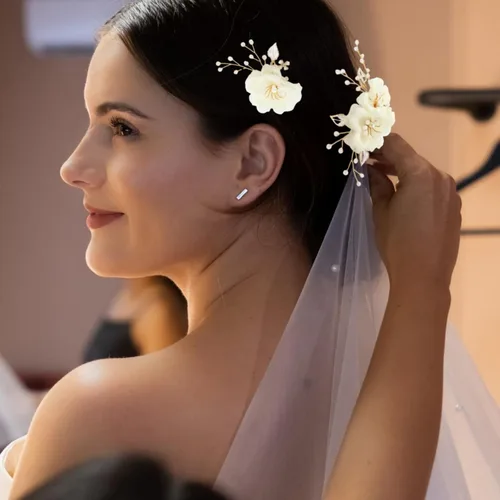 Vista 6 de Accesorios para el cabello nupcial hechos a mano con cuentas - Pinzas para el cabello y peines florales para mujer
