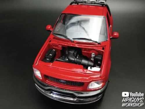 Vista 7 de AMT 1997 Ford F-150 4x4 Pickup Kit de modelo a escala 1:25