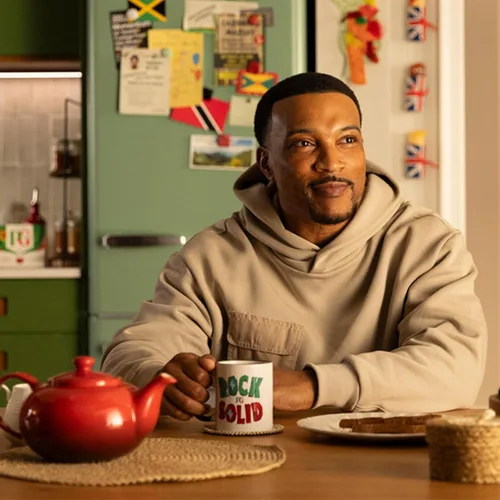 Vista 4 de PG Tips Bolsas de té negro sin pirámide, 80 unidades (paquete de 1)