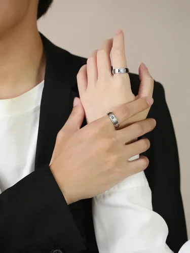Vista 6 de Anillos personalizados para parejas, grabado personalizado de tungstenoacero inoxidable para él y ella, juego de anillos de boda para hombres