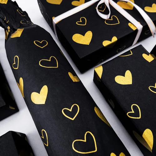 Vista 6 de MR FIVE Papel de seda de corazón negro dorado de gran tamaño, 20 x 28 pulgadas, papel de seda con diseño de corazón negro dorado para bolsas