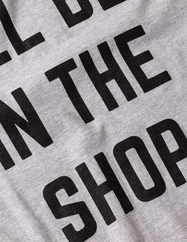Vista 5 de Camiseta divertida con texto en inglés "I'll Be in the Shop" (Estaré en la tienda) Funny Dad Joke Grandpa Woodwork Workshop Handyman Auto Mechanic