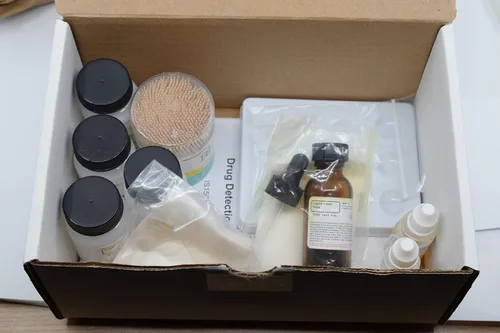 Vista 2 de ALDON Innovating Science Química forense y detección de drogas - Kit de aprendizaje a distancia