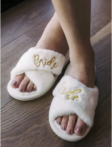 Vista 3 de Bride Slippers and Bridesmaid Slippers Bride Gifts for Bridal Shower, Bachelorette Party, Engagement Party, Wedding Day, etc. Cozy White Fur Bride