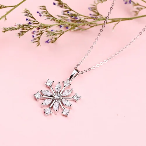 Vista 6 de JO WISDOM - Dije de plata de ley 925, collar con diseño grande de copo de nieve color blanco y azul de circonita