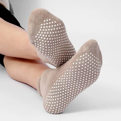 Vista 5 de Calcetines de agarre para mujer, pilates, yoga, calcetines de hospital antideslizantes con pinzas para mujer, calcetines adhesivos con cojín